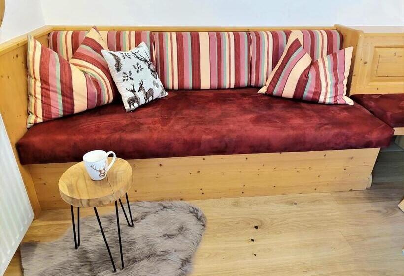 فندق Historischer Bauernhof Schabus