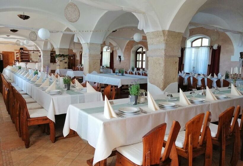 هتل Józsi Bácsi Vendéglője és Szállodája