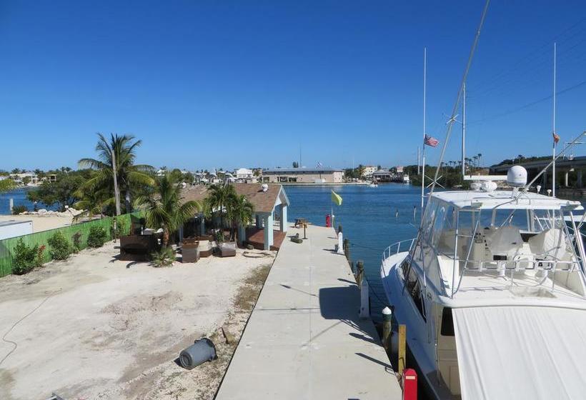 فندق Smuggler's Cove Resort And Marina