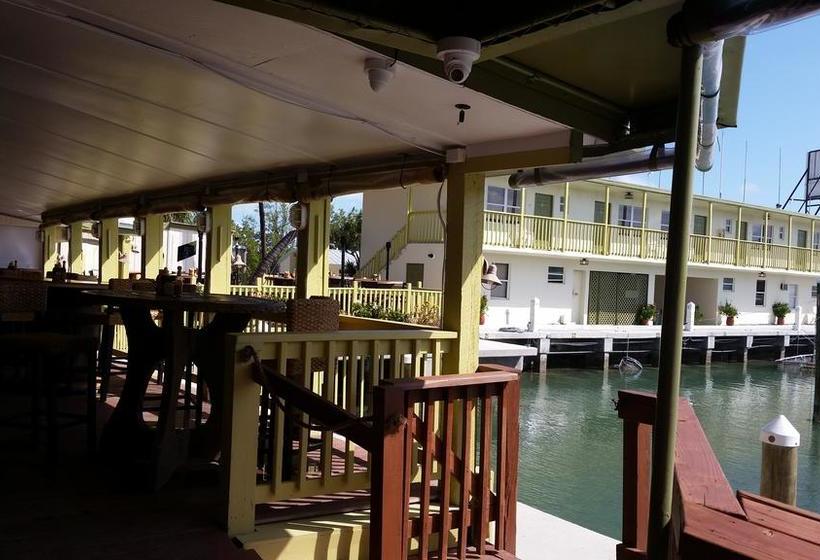 فندق Smuggler's Cove Resort And Marina