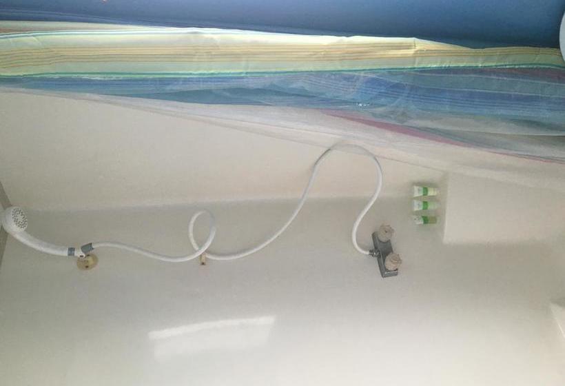 فندق Smuggler's Cove Resort And Marina