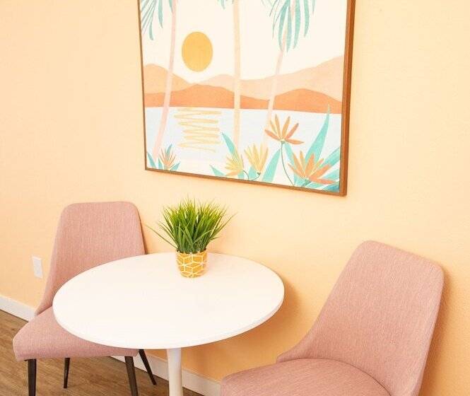 فندق Sunburst Inn