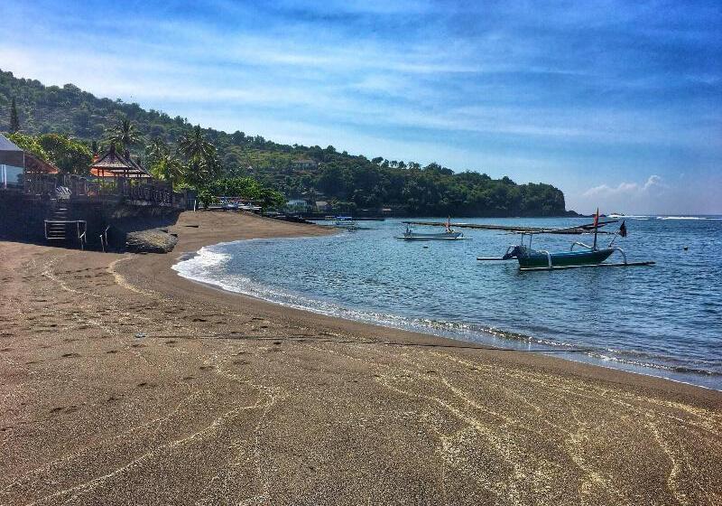 فندق The Beach Candidasa