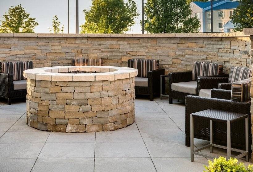 Отель Towneplace Suites By Marriott Kansas City Airport