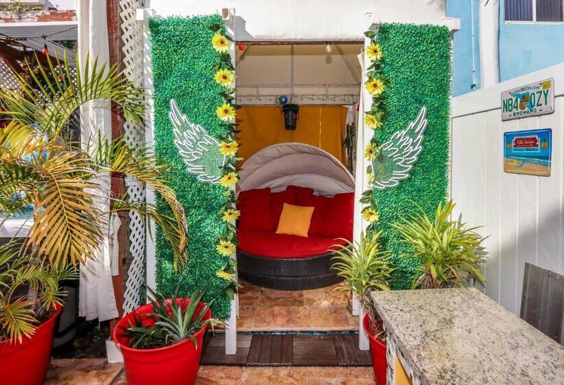 هتل Villa Sinclair Beach Suites And Spa