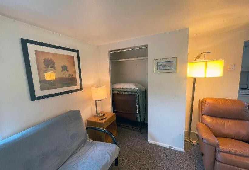 Plantation Motel