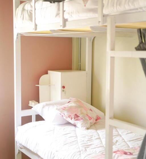 هاستل Bajo Bunkhouse