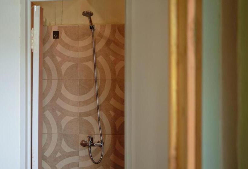 هاستل Bajo Bunkhouse