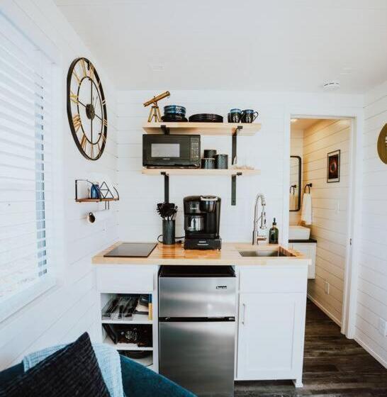هاستل New Starry Night Shipping Container Home