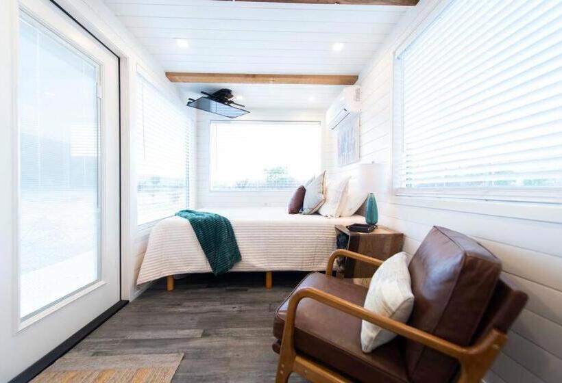 فندق صغير New The Wild West Cozy Container Home