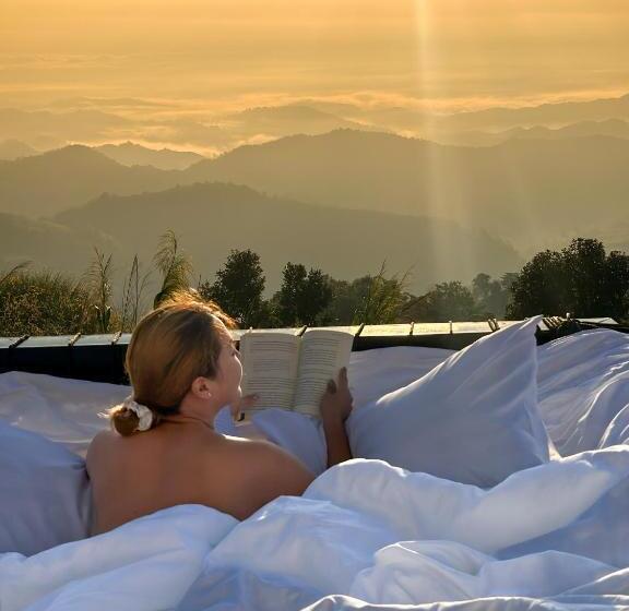 هتل Above The Clouds   Chiang Rai