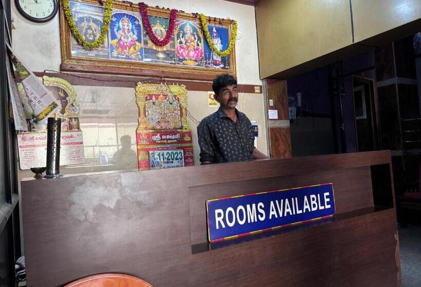 酒店 Chitramoola Tourist Home   Opp Temple Only 20 M