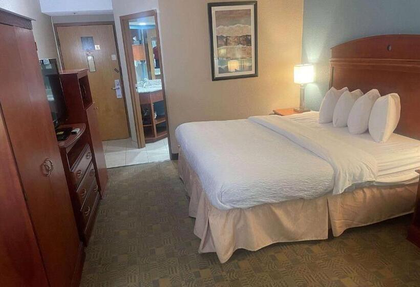 호텔 Days Inn By Wyndham Englewood Dayton Airport