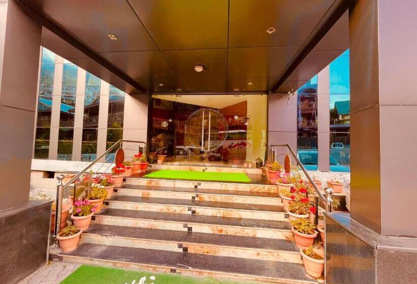 فندق The North Wind In City Center, Manali