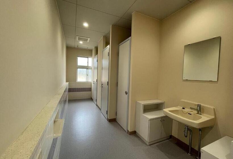 ホテル Livinganywhere Commons Uruma Male Dormitory Bunk Bed   Vacation Stay 15526v