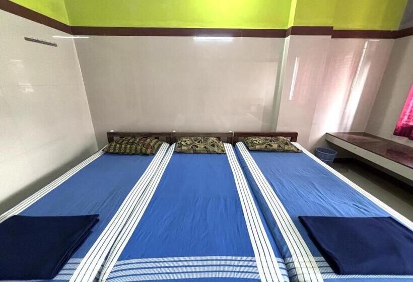 酒店 Chitramoola Tourist Home   Opp Temple Only 20 M