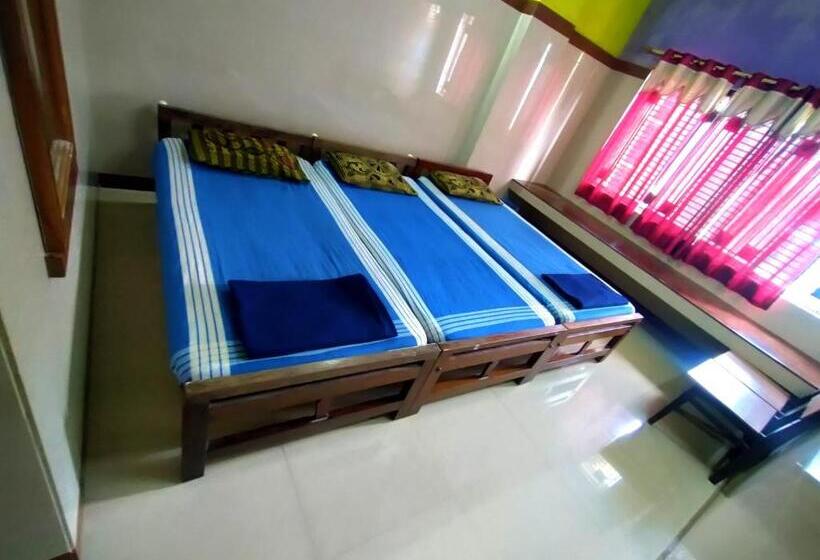 酒店 Chitramoola Tourist Home   Opp Temple Only 20 M