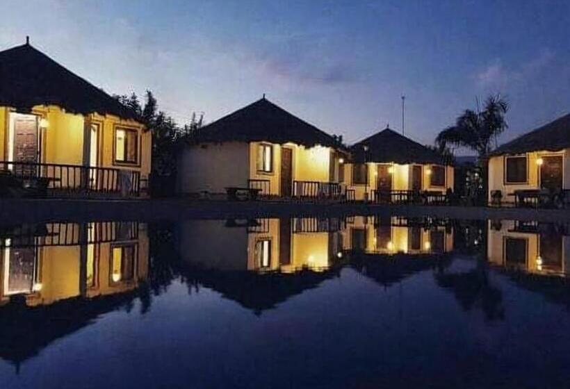 Отель The Village Resort