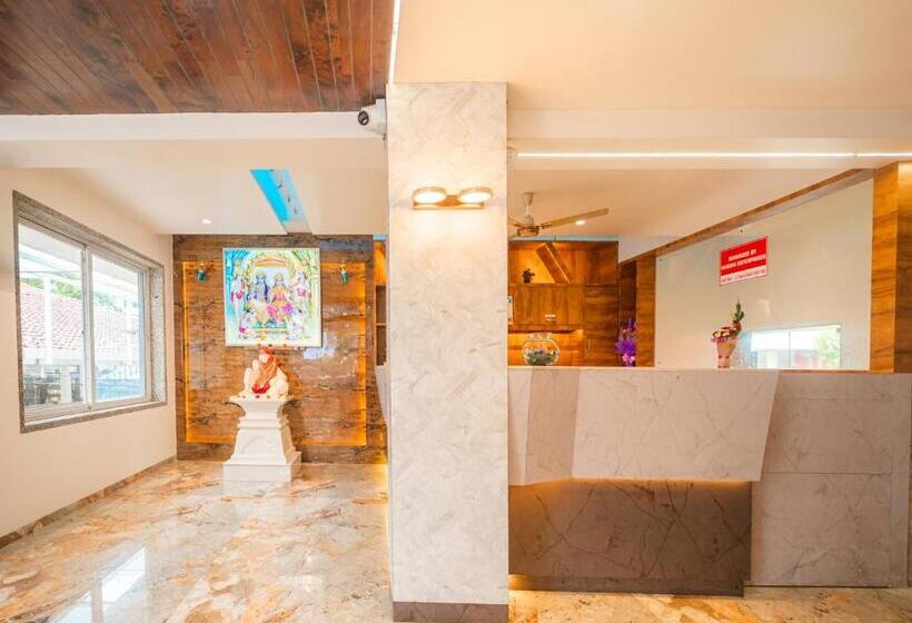 فندق Treebo Sai Rekha Inn