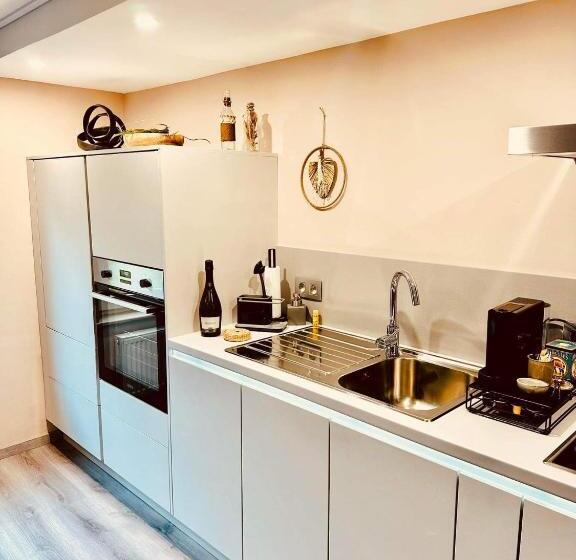 پانسیون L Entre 2   Suite Wellness