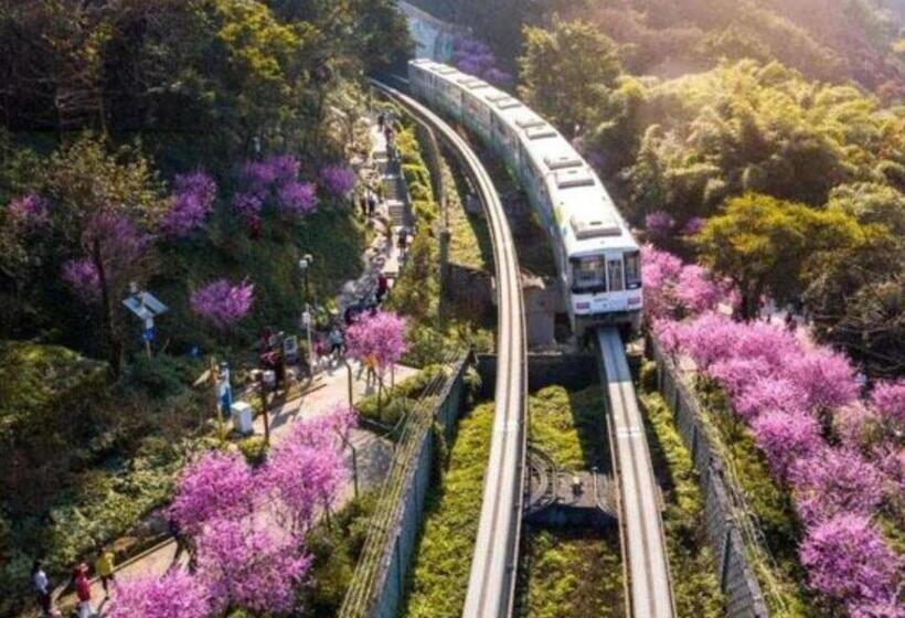 Wuyu Hotel, Smart Park & Happy Valley Jinshansi Metro