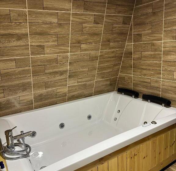 مبيت وإفطار Gardan Bungalov