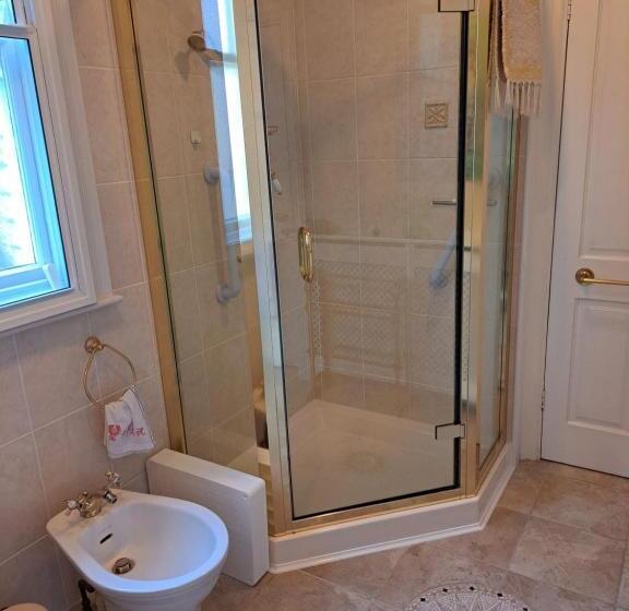 مبيت وإفطار Lloyds Penthouse