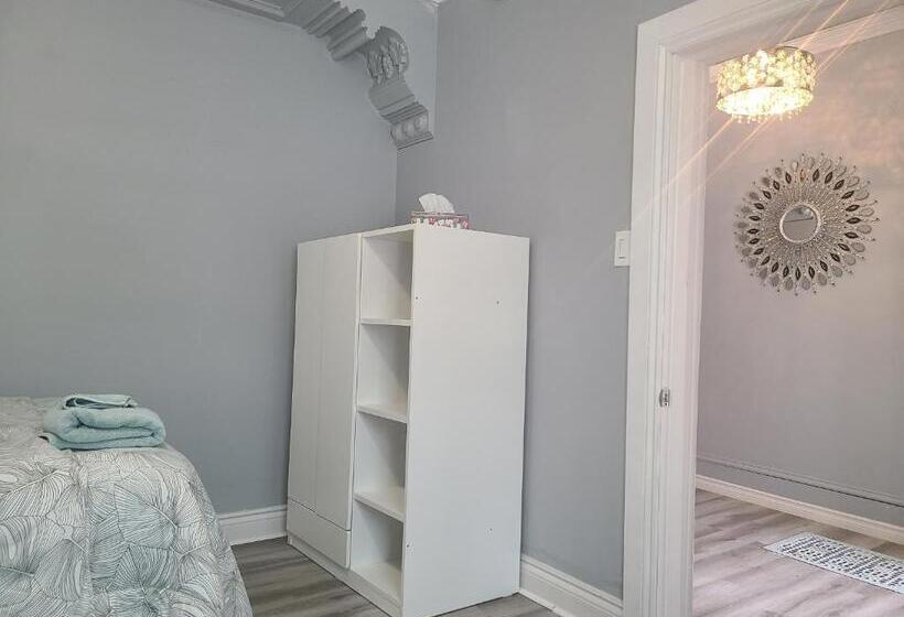 ベッドアンドブレックファースト Downtown Ottawa Spacious Room Accommodation