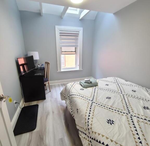 ベッドアンドブレックファースト Downtown Ottawa Spacious Room Accommodation