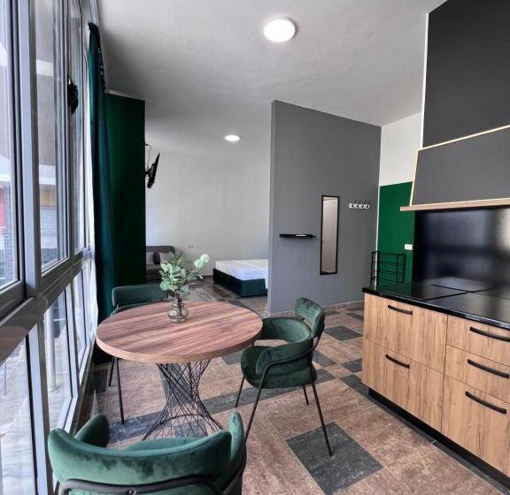 Cactus Apartments