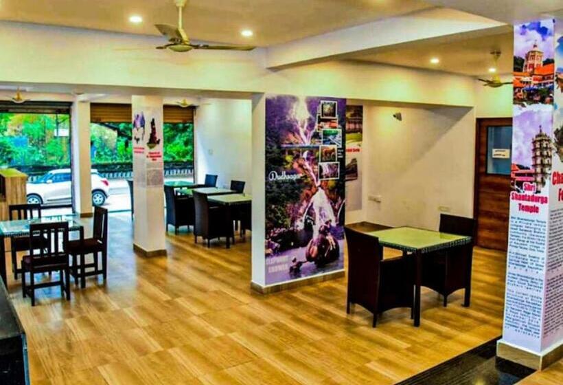 ホテル Candolim Grande By The Four Season , Goa