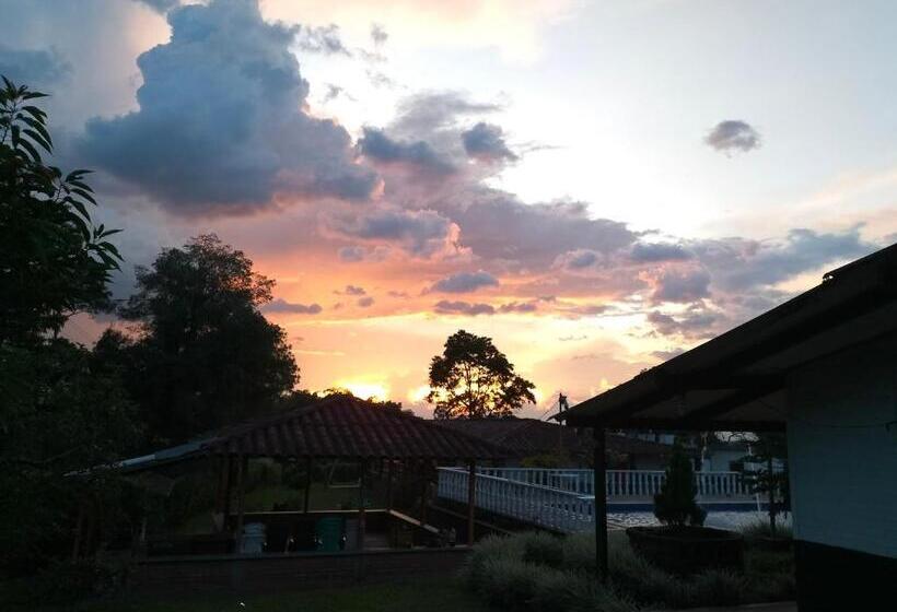 هتل Finca Turística La Bahía