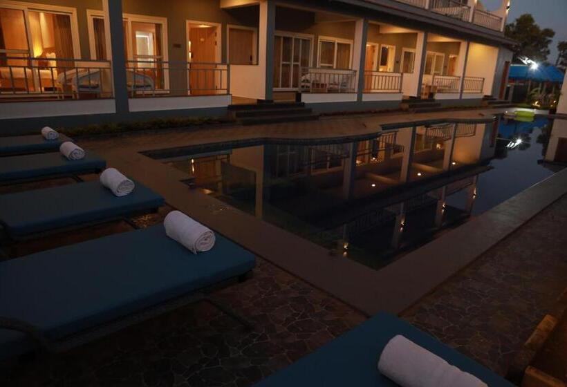 فندق Gracias Cafe & Resort