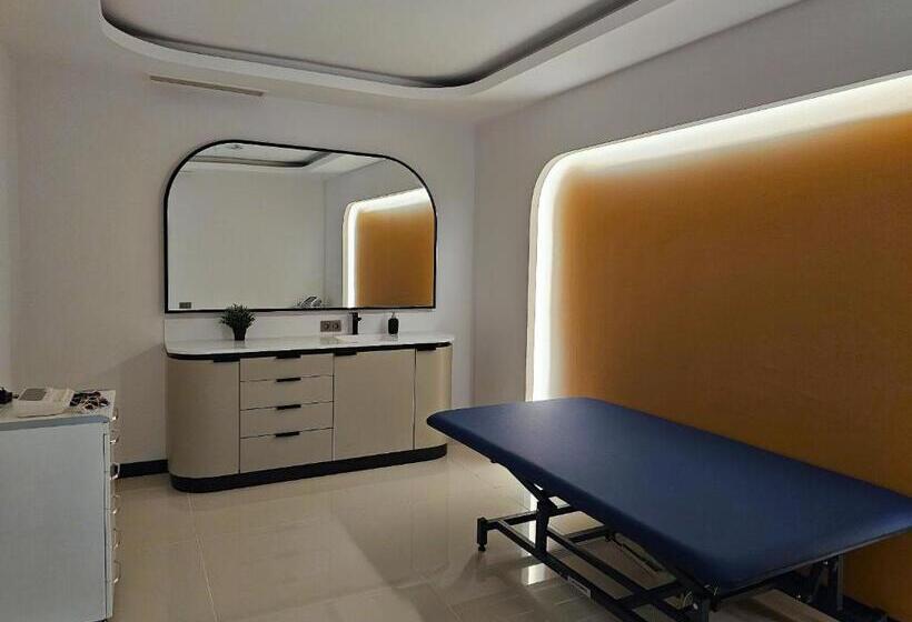 هتل Medworld Cosmos Health & Rehabilitation Center