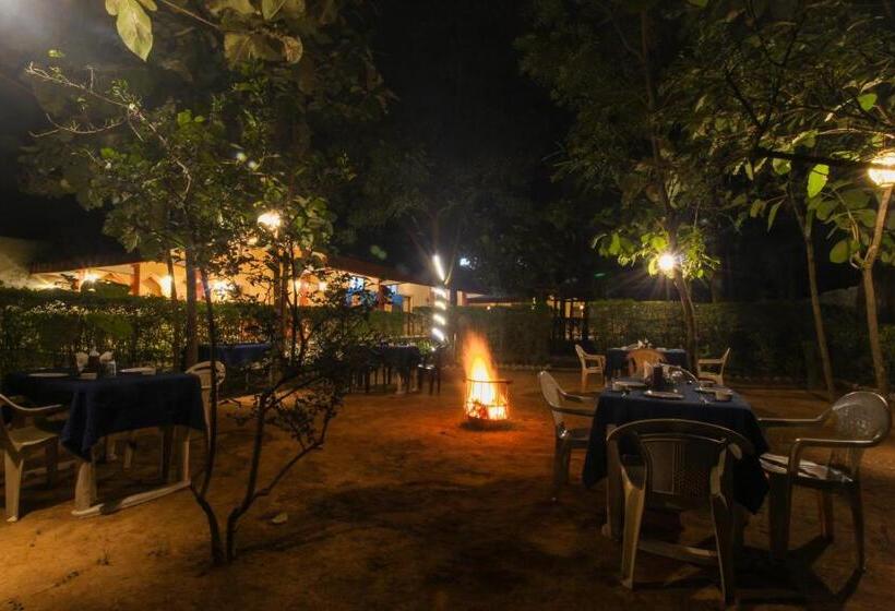 ホテル Saalwood Safari Lodge