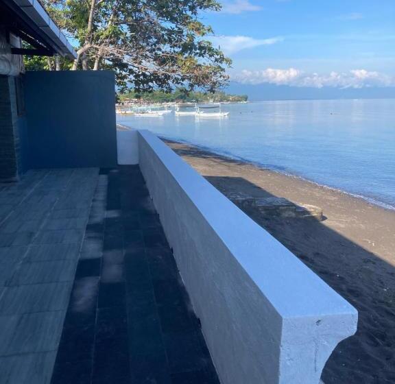 酒店 Villa Agung Beach Inn