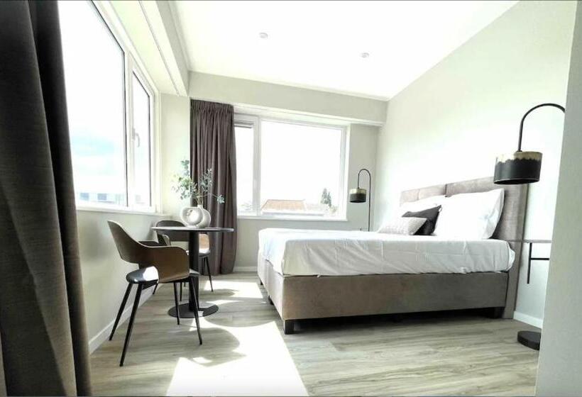 24 Single Bed Accommodation