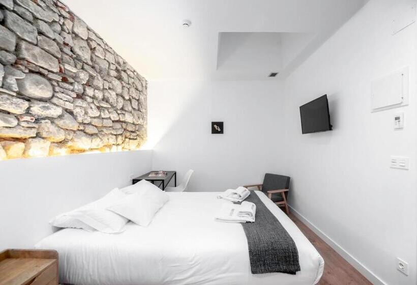 پانسیون 32 De Agostos