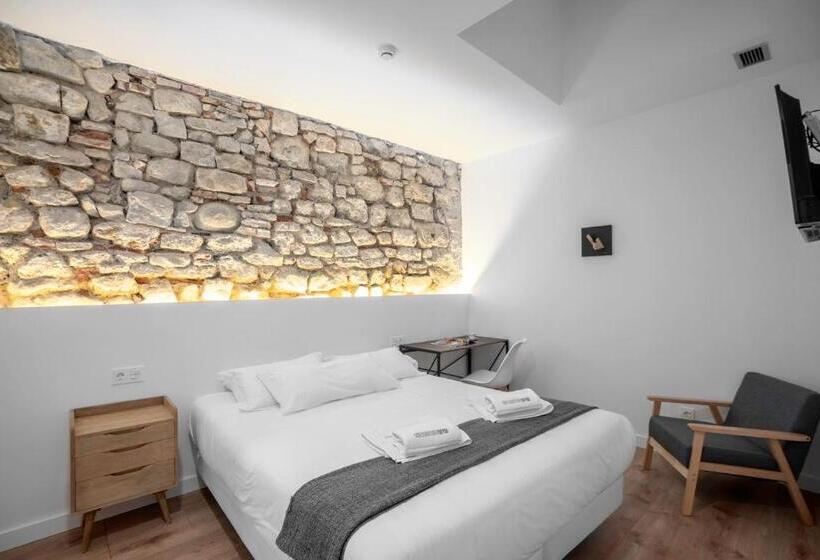 پانسیون 32 De Agostos