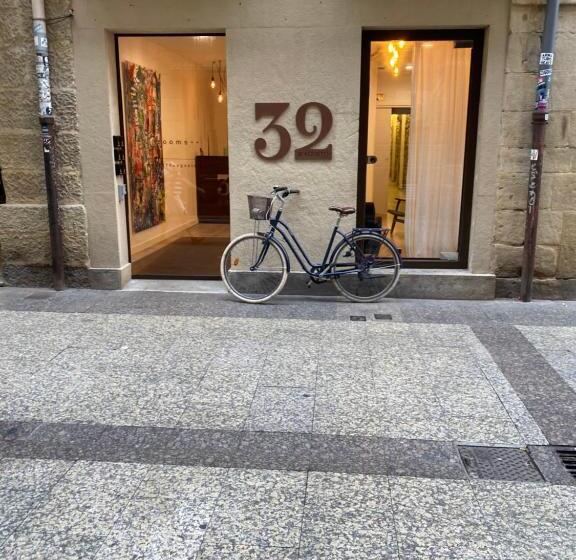 پانسیون 32 De Agostos