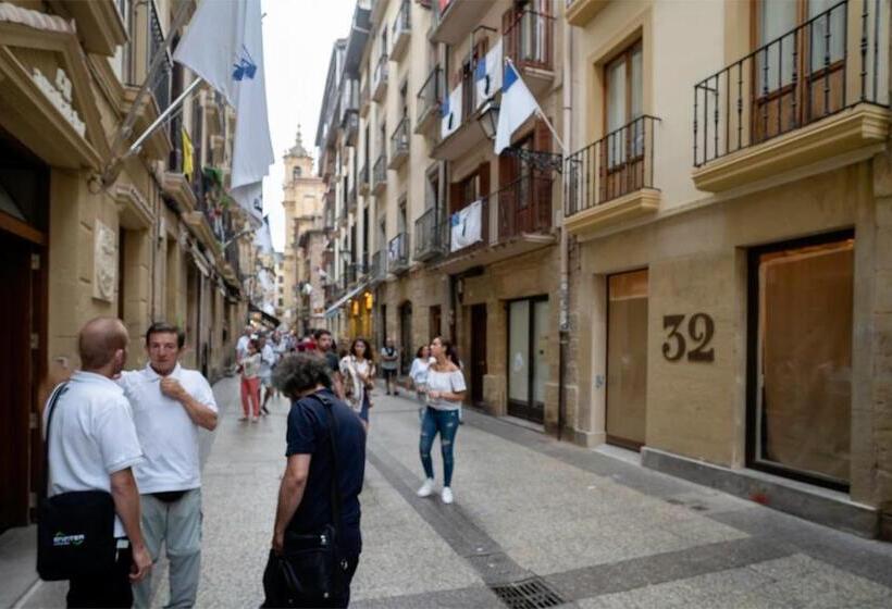 پانسیون 32 De Agostos