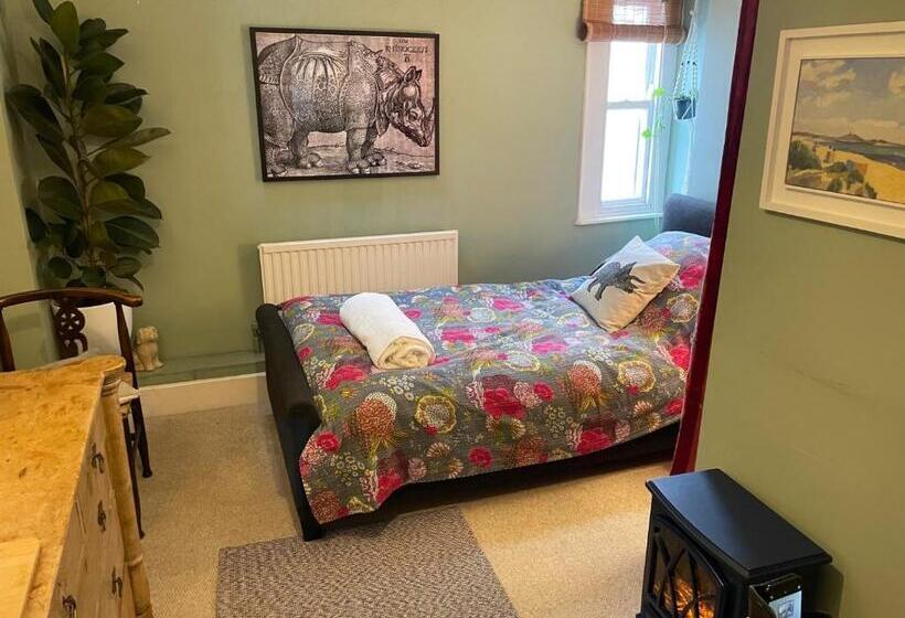 بنسيون The Totnes Guest House. Upstairs At Zappa S