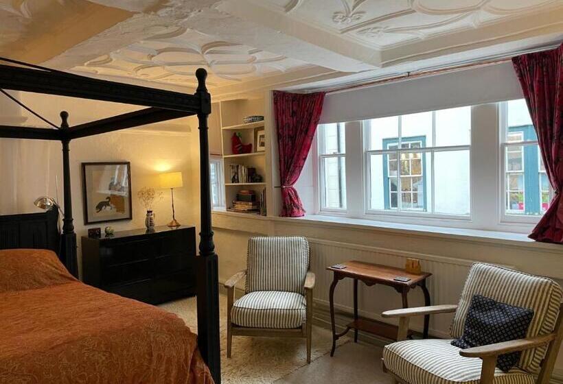 بنسيون The Totnes Guest House. Upstairs At Zappa S
