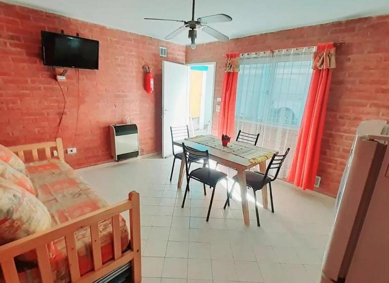 هاستل Casa Host Las Grutas