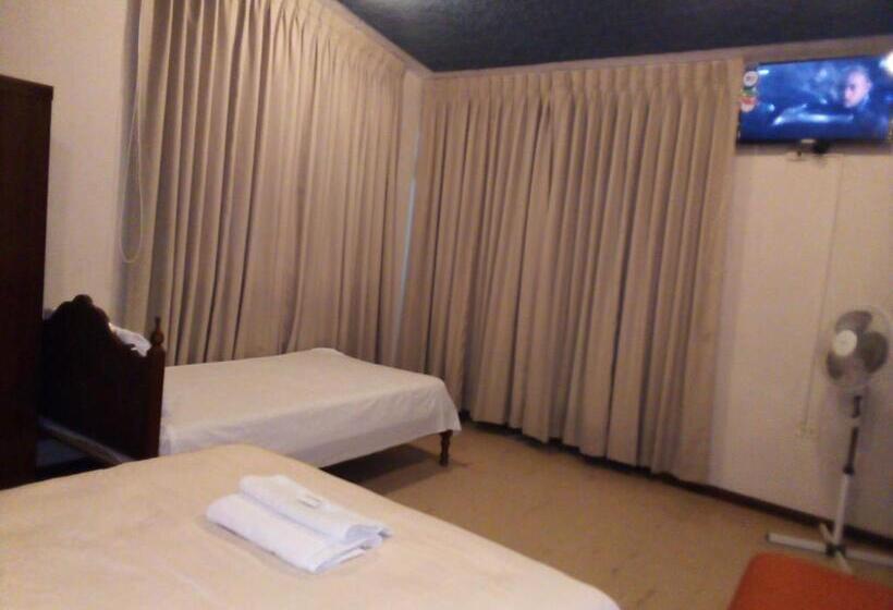 فندق صغير Hospedaje Fremiott
