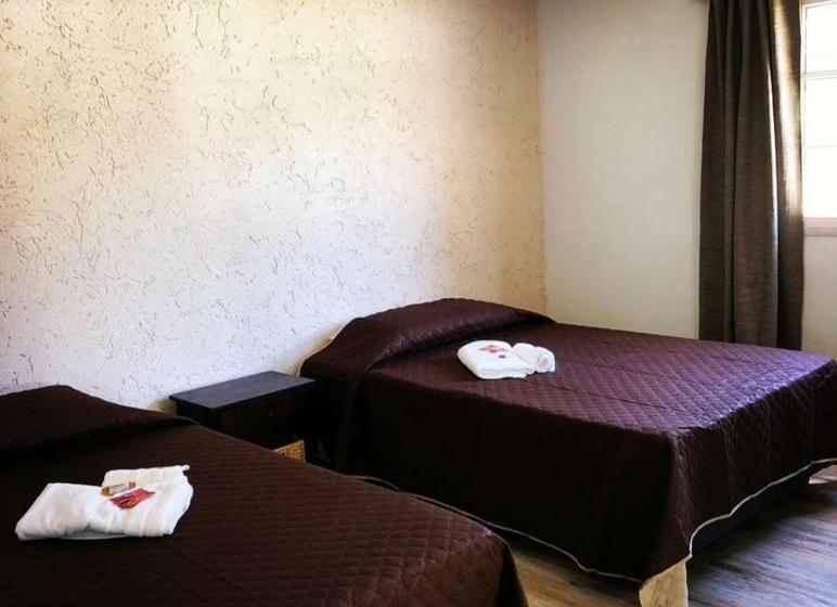 ユースホステル Posada En Las Tapias Translasierras