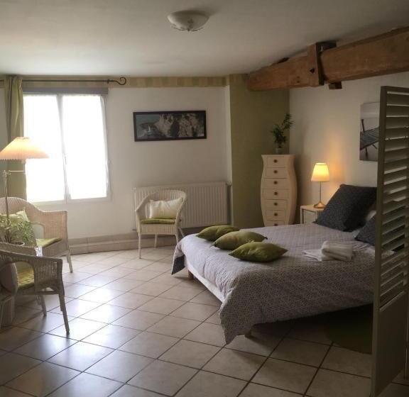 민박 La Closerie Du Chêne Bleu