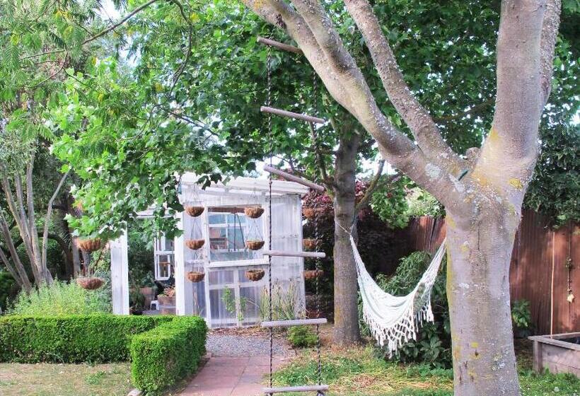 Bed and Breakfast The Old Vicarage Studio