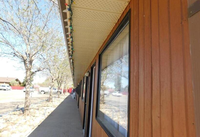 Cedar Villa Motel