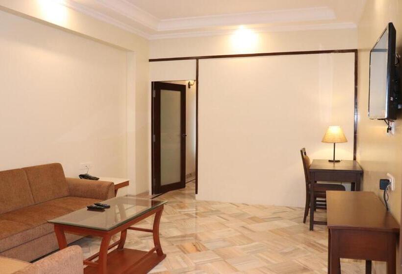 فندق Anandit International